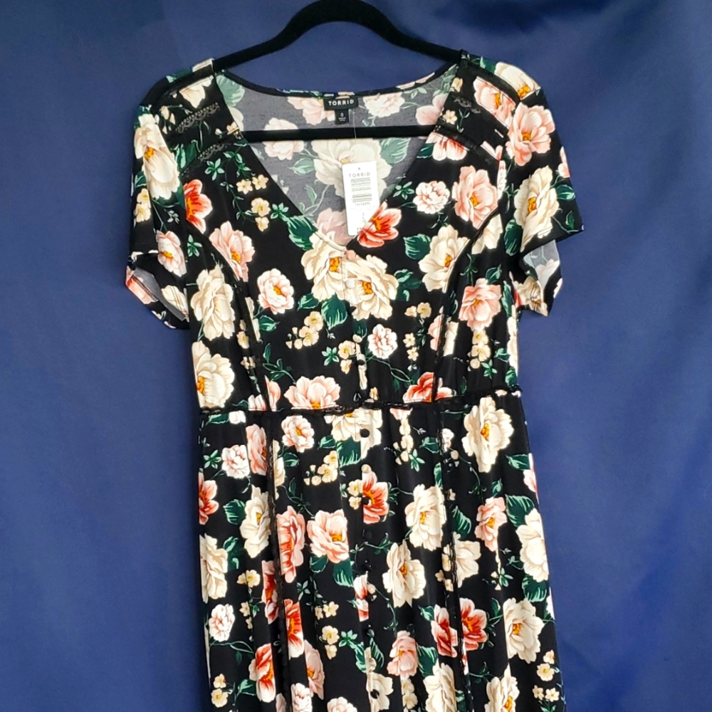 Torrid Black Floral Midi Skirt Size 0 L 12